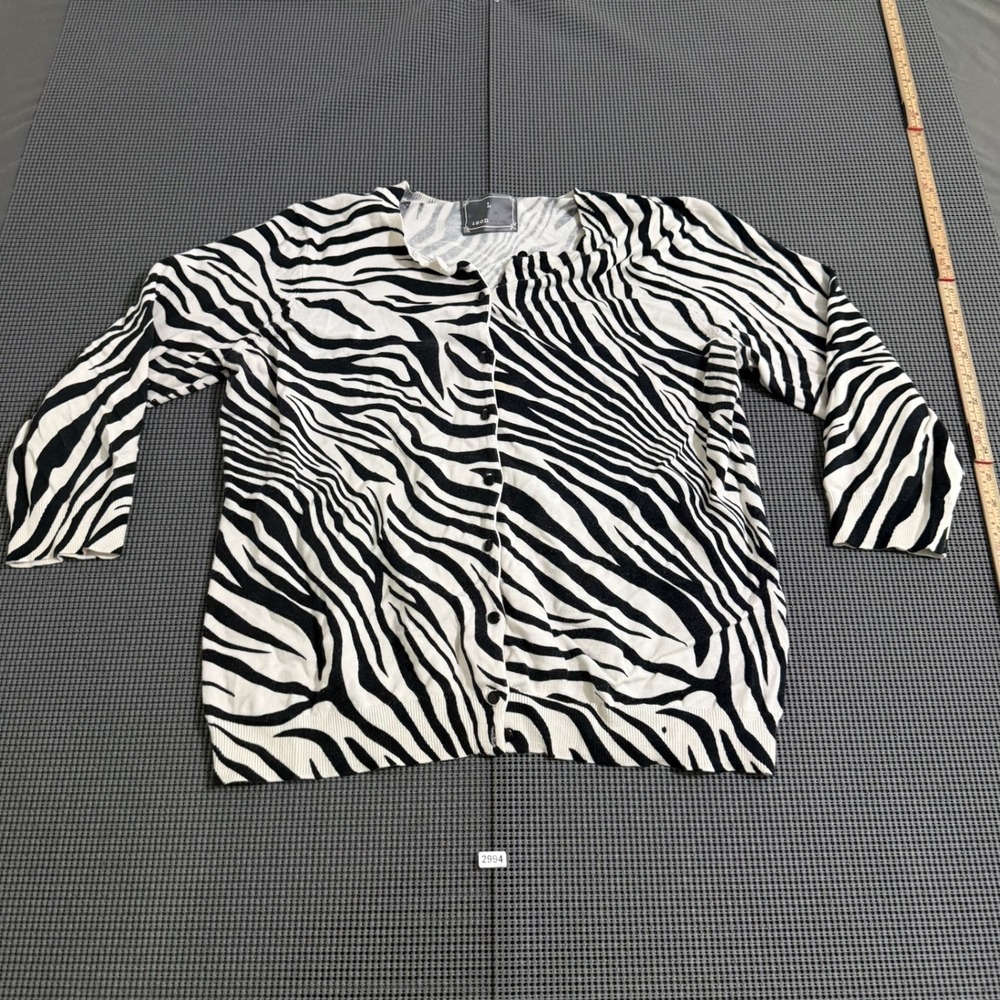 IZOD Silver Coast Women L Zebra Print Cardigan Sweater Black White Button Front